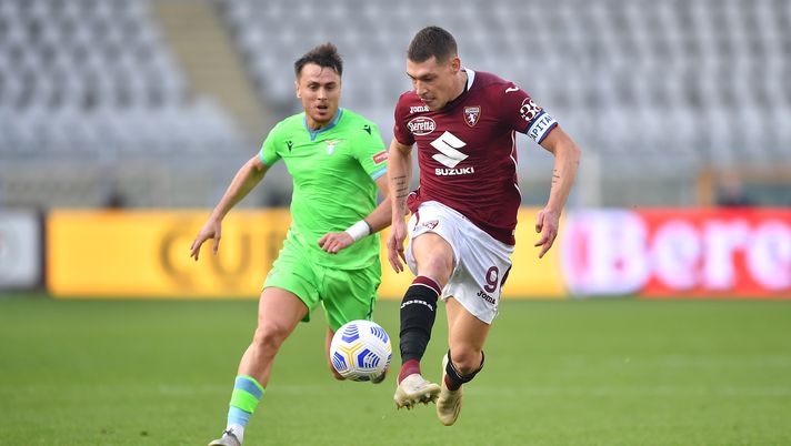 TURIN, ITALY - NOVEMBER 01:  Andrea Belotti of Torino FC controls the ball during the Serie A match between Torino FC and SS Lazio at Stadio Olimpico di Torino on November 1, 2020 in Turin, Italy.  (Photo by Valerio Pennicino/Getty Images) 