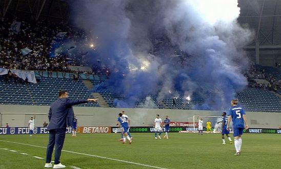 Derby di Craiova interrotto per 10 minuti! I giocatori inviati negli spogliatoi…- immagine 2