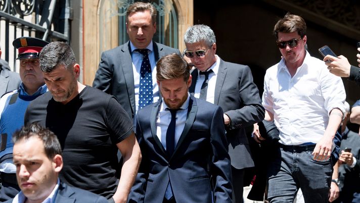 BARCELONA, SPAIN - JUNE 02: Lionel Messi leaves the courthouse followed by his father Jorge Horacio Messi (2nd R) and his brother Rodrigo Messi (R) on June 2, 2016 in Barcelona, Spain. Lionel Messi and his father Jorge Messi, who manages his financial affairs, are accused of defrauding the Spanish Tax Agency of 4.1 million Euros ($4.6 million, £3.2 million) by using companies based in tax havens such as Belize and Uruguay to conceal earnings from image rights during years 2007 to 2009. (Photo by Alex Caparros/Getty Images) BARCELONA, SPAIN - JUNE 02: Lionel Messi leaves the courthouse followed by his father Jorge Horacio Messi (2nd R) and his brother Rodrigo Messi (R) on June 2, 2016 in Barcelona, Spain. Lionel Messi and his father Jorge Messi, who manages his financial affairs, are accused of defrauding the Spanish Tax Agency of 4.1 million Euros ($4.6 million, £3.2 million) by using companies based in tax havens such as Belize and Uruguay to conceal earnings from image rights during years 2007 to 2009. (Photo by Alex Caparros/Getty Images)