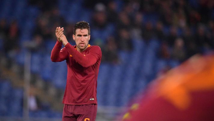 ROME, ITALY - MARCH 19: Kevin Strootman of AS Roma during the Serie A match between AS Roma and US Sassuolo at Stadio Olimpico on March 19, 2017 in Rome, Italy. (Photo by Luciano Rossi/AS Roma via Getty Images) ROME, ITALY - MARCH 19: Kevin Strootman of AS Roma during the Serie A match between AS Roma and US Sassuolo at Stadio Olimpico on March 19, 2017 in Rome, Italy. (Photo by Luciano Rossi/AS Roma via Getty Images)
