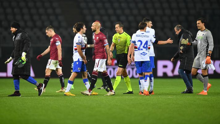 TURIN, ITALY - NOVEMBER 30: Tommaso Augello of U.C. Sampdoria shakes hands with Simone Zaza of Torino F.C. after the Serie A match between Torino FC and UC Sampdoria at Stadio Olimpico di Torino on November 30, 2020 in Turin, Italy. Sporting stadiums around Italy remain under strict restrictions due to the Coronavirus Pandemic as Government social distancing laws prohibit fans inside venues resulting in games being played behind closed doors. (Photo by Valerio Pennicino/Getty Images) TURIN, ITALY - NOVEMBER 30: Tommaso Augello of U.C. Sampdoria shakes hands with Simone Zaza of Torino F.C. after the Serie A match between Torino FC and UC Sampdoria at Stadio Olimpico di Torino on November 30, 2020 in Turin, Italy. Sporting stadiums around Italy remain under strict restrictions due to the Coronavirus Pandemic as Government social distancing laws prohibit fans inside venues resulting in games being played behind closed doors. (Photo by Valerio Pennicino/Getty Images)