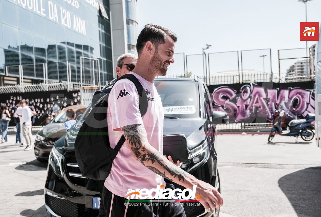 FOTO Frosinone-Palermo, i rosanero in partenza dallo stadio “Renzo Barbera” (Gallery) - immagine 22
