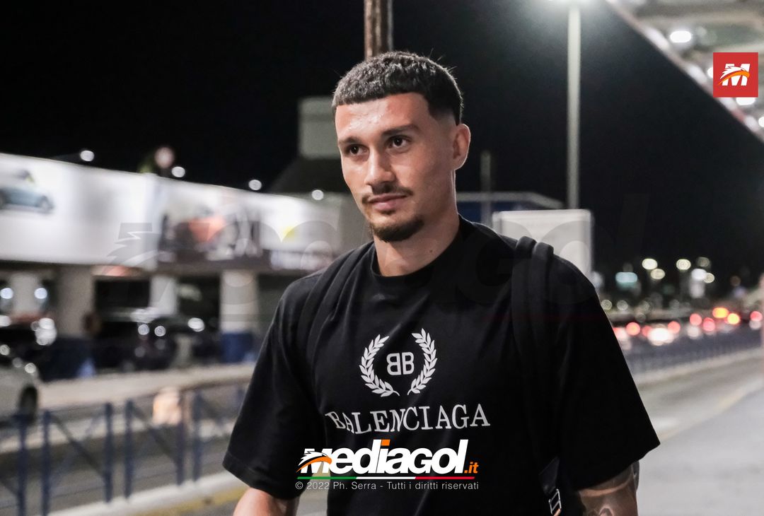 FOTO PALERMO, Davide Bettella atterra al ‘Falcone e Borsellino’ (Gallery)- immagine 1