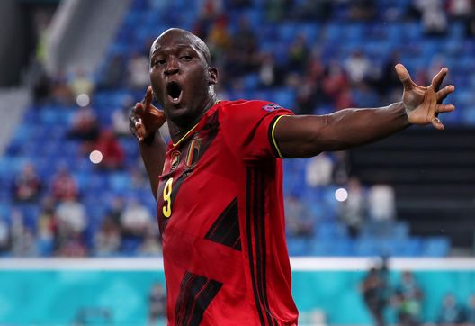  SAINT PETERSBURG, RUSSIA - JUNE 12: Romelu Lukaku of Belgium celebrates after scoring their side's third goal during the UEFA Euro 2020 Championship Group B match between Belgium and Russia on June 12, 2021 in Saint Petersburg, Russia. (Photo by Evgenia Novozhenina - Pool/Getty Images) 