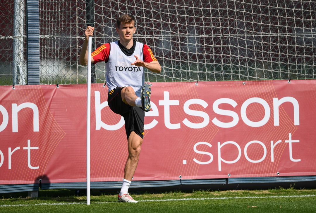 Trigoria, l’allenamento senza i nazionali: Abraham ancora in gruppo – FOTOGALLERY - immagine 6
