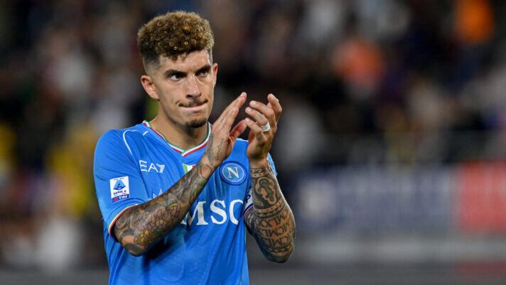 Napoli, Di Lorenzo regolarmente in gruppo. Personalizzato in campo per Mario Rui - immagine 1