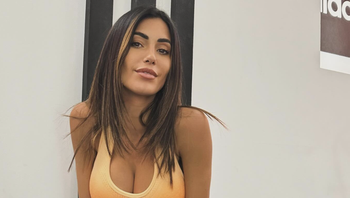 Federica Nargi da perdere la testa: l’outfit sportivo risalta le forme mozzafiato - immagine 1
