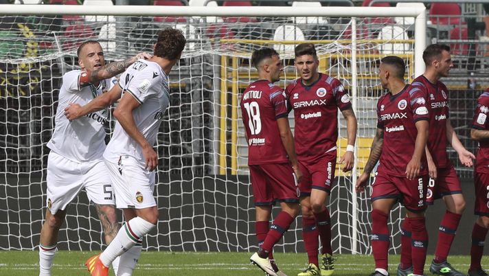 Foto Paola Garbuio/LaPresse 01 Ottobre 2022 Cittadella (pd), Italia - sport, calcio - Cittadella vs Ternana - Campionato di calcio Serie BKT 2022/2023 - Stadio Pier Cesare Tombolato. Nella foto: esultanz palumbo antonio gol 0-1
October 01, 2022 Cittadella (pd), Italy - sport, soccer - Cittadella vs Ternana - Italian Football Championship League BKT 2022/2023 - Pier Cesare Tombolato stadium. In the piccelebration antonio palumbo goal 0-1 Cittadella, arriva un altro stop: al Tombolato passa la Ternana - immagine 1