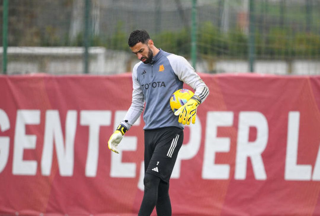 Roma, la Juventus si avvicina. L’allenamento a Trigoria – FOTO GALLERY - immagine 3