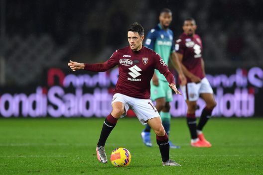 TURIN, ITALY - NOVEMBER 22: Josip Brekalo of Torino FC in action during the Serie A match between Torino FC and Udinese Calcio at Stadio Olimpico di Torino on November 22, 2021 in Turin, Italy. (Photo by Valerio Pennicino/Getty Images)