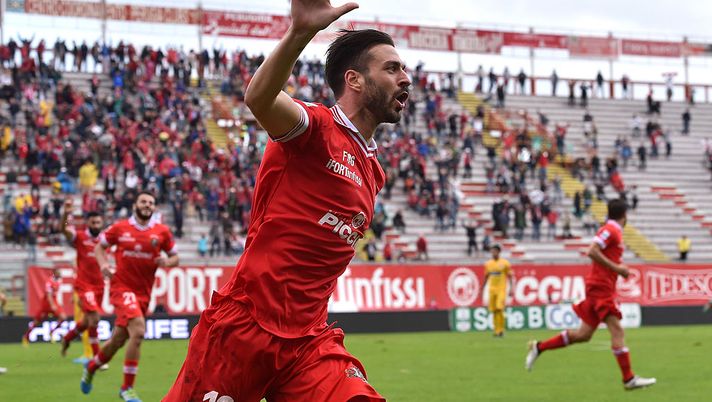 Serie B, Brescia-Entella 0-0 e Pro Vercelli-Perugia 0-2: doppio Di Carmine nel finale. Classifica  Serie B, Brescia-Entella 0-0 e Pro Vercelli-Perugia 0-2: doppio Di Carmine nel finale. Classifica