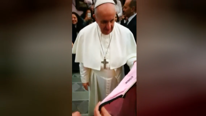 Palermo, il collezionista Perrone: “Firma Papa su maglia rosa, Miccoli e Amauri…” Palermo