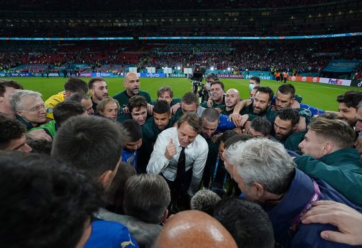 LONDON, ENGLAND - JULY 06: Head coach Italy Roberto Mancini (C) celebrates at the end of the UEFA Euro 2020 Championship Semi-final match between Italy and Spain at Wembley Stadium on July 06, 2021 in London, England. (Photo by Claudio Villa/Getty Images) LONDON, ENGLAND - JULY 06: Head coach Italy Roberto Mancini (C) celebrates at the end of the UEFA Euro 2020 Championship Semi-final match between Italy and Spain at Wembley Stadium on July 06, 2021 in London, England. (Photo by Claudio Villa/Getty Images)