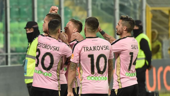 PALERMO, ITALY - MARCH 02: George Puscas of Palermo celebrates after scoring his team's second goal during the Serie B match between US Citta di Palermo and Lecceat Stadio Renzo Barbera on March 02, 2019 in Palermo, Italy. (Photo by Tullio M. Puglia/Getty Images) 