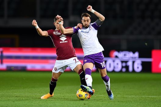 TURIN, ITALY - JANUARY 29: Gaetano Castrolvilli of Fiorentina battles with Sasa Lukic of Torino during the Serie A match between Torino FC and ACF Fiorentina at Stadio Olimpico di Torino on January 29, 2021 in Turin, Italy. (Photo by Valerio Pennicino/Getty Image TURIN, ITALY - JANUARY 29: Gaetano Castrolvilli of Fiorentina battles with Sasa Lukic of Torino during the Serie A match between Torino FC and ACF Fiorentina at Stadio Olimpico di Torino on January 29, 2021 in Turin, Italy. (Photo by Valerio Pennicino/Getty Image