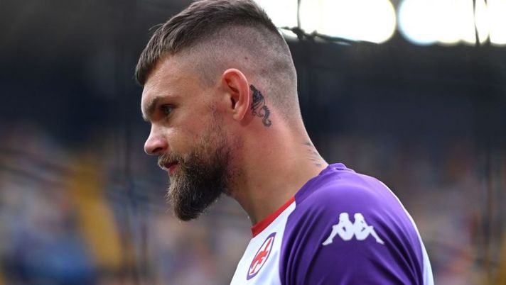 UDINE, ITALY - SEPTEMBER 26: Bartlomiej Dragowski of ACF Fiorentina looks on during the Serie A match between Udinese Calcio and ACF Fiorentina at Dacia Arena on September 26, 2021 in Udine, Italy. (Photo by Alessandro Sabattini/Getty Images) Sky: “Dragowski ora è a un passo dallo Spezia, cosa succede per Meret” - immagine 1