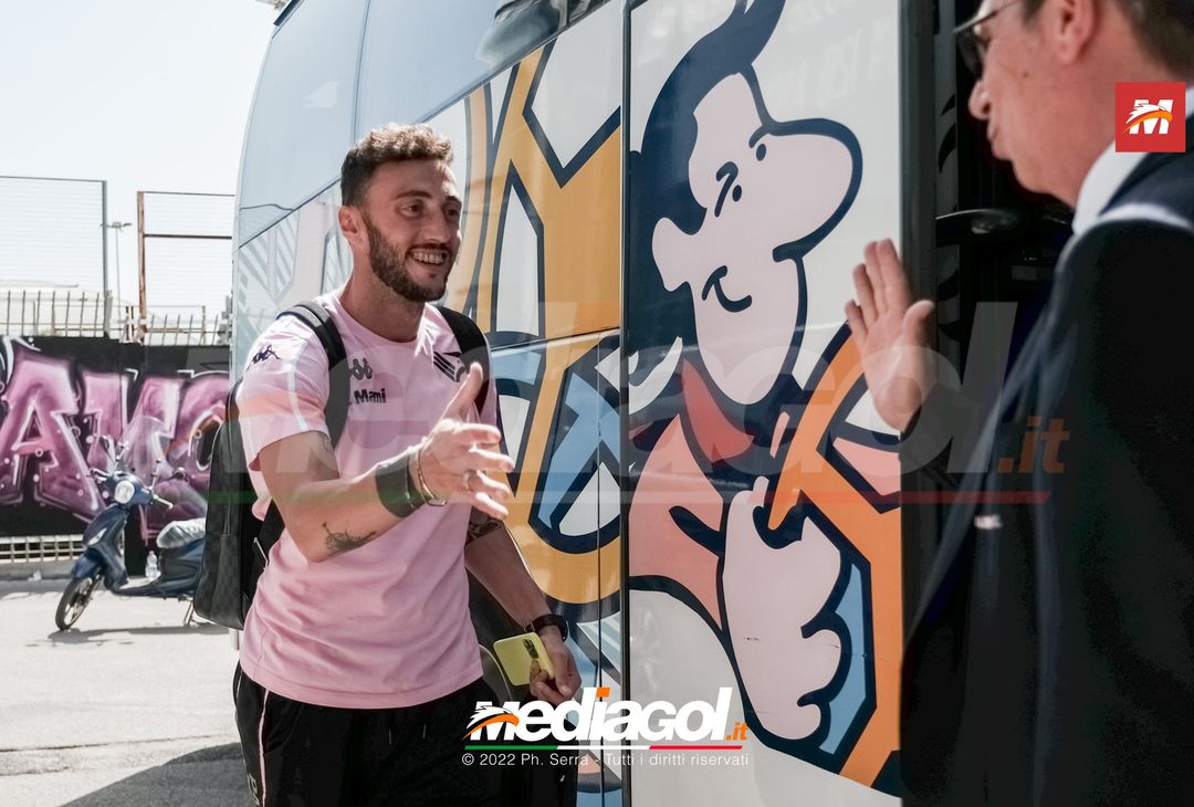 FOTO Frosinone-Palermo, i rosanero in partenza dallo stadio “Renzo Barbera” (Gallery) - immagine 24