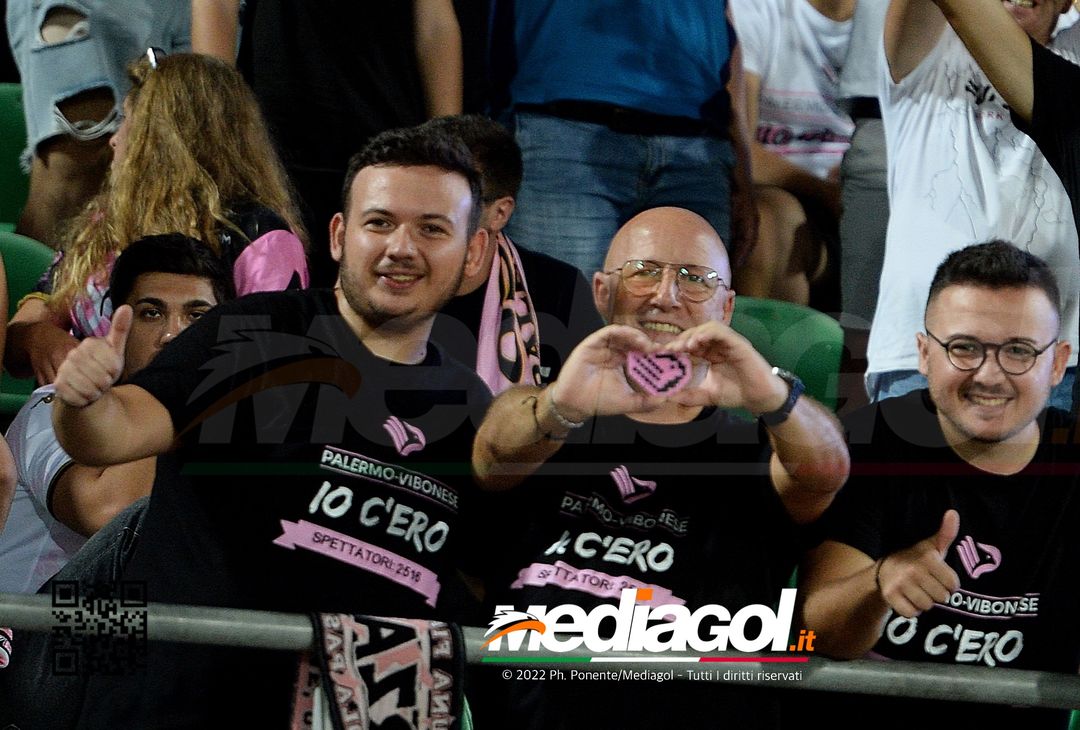 FOTOTIFO, Palermo-Genoa 1-0: i tifosi allo stadio “Renzo Barbera” (Gallery) - immagine 54