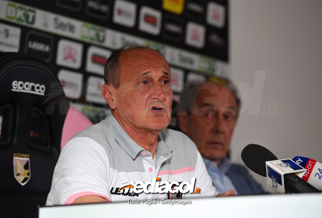  PALERMO, ITALY - APRIL 24: Delio Rossi answers questions during his presentation ad new Head Coach of US Citta' di Palermo at Tenente Carmelo Onorato Sports Center on April 24, 2019 in Palermo, Italy. (Photo by Tullio M. Puglia/Getty Images) 