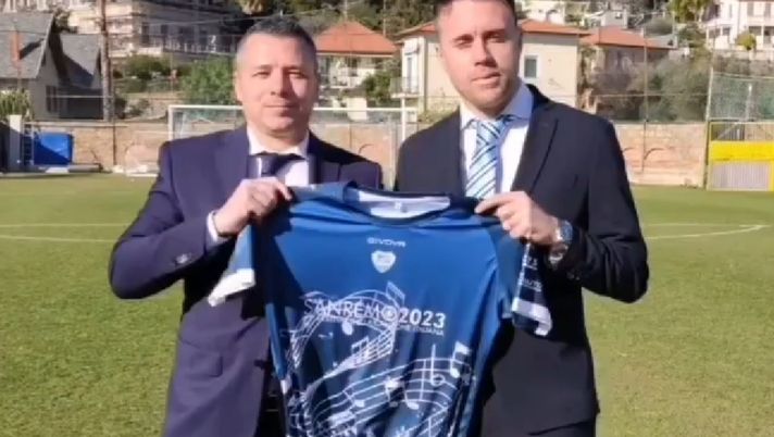 Sanremese, ecco la maglietta dedicata al Festival Sanremese, ecco la maglietta dedicata al Festival - immagine 1