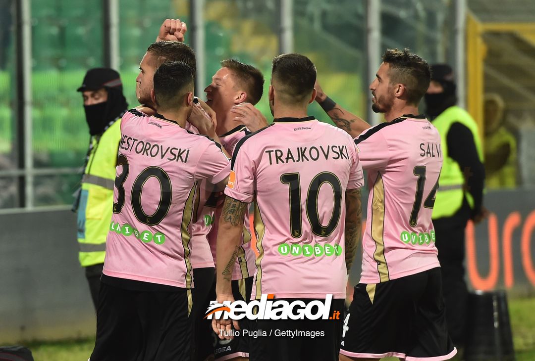  PALERMO, ITALY - MARCH 02: George Puscas of Palermo celebrates after scoring his team's second goal during the Serie B match between US Citta di Palermo and Lecceat Stadio Renzo Barbera on March 02, 2019 in Palermo, Italy. (Photo by Tullio M. Puglia/Getty Images) 