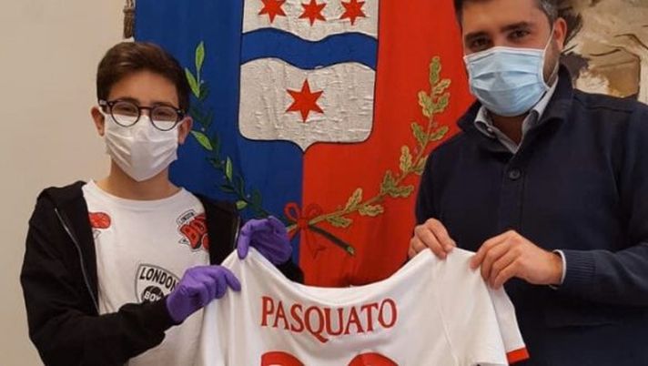 Generosità padovana: Pasquato compra la sua maglia all&#8217;asta e la restituisce al proprietario 