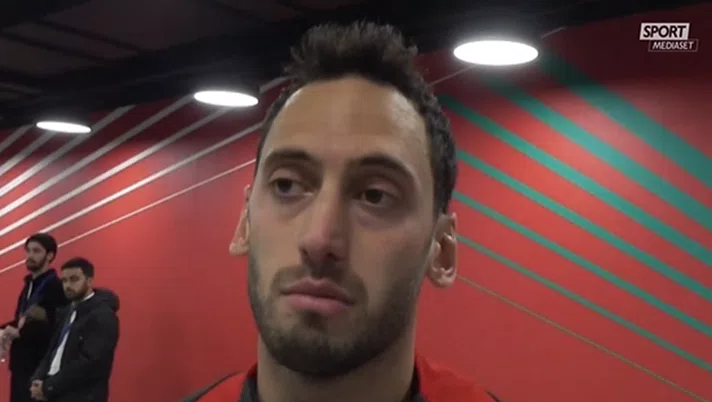 Calhanoglu: “Se resto all’Inter? Certo. Manca poco per lo scudetto, con l’Atletico…” - immagine 1