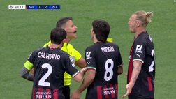 VIDEO Milan-Inter 0-2: rivedi il rigore dato e poi tolto a Lautaro Martinez