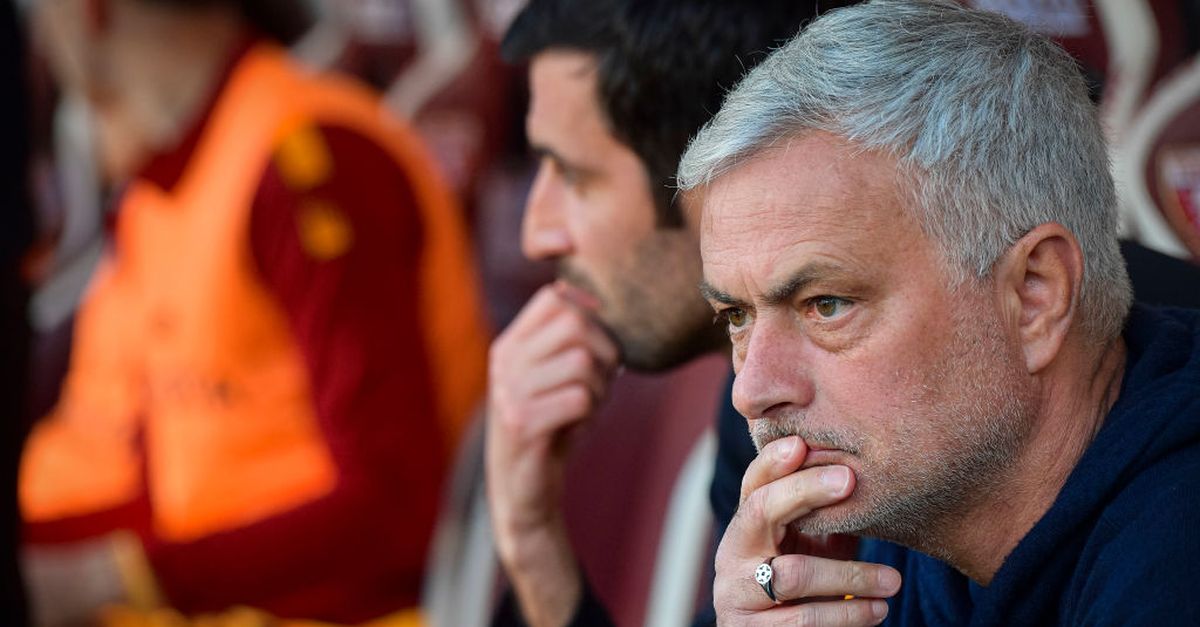 Mourinho på pallen: ”Men är du säker på att Juventus inte är här?”  – Forzaroma.info – Senaste nyheterna från Roma Football Club – Intervjuer, foton och videor