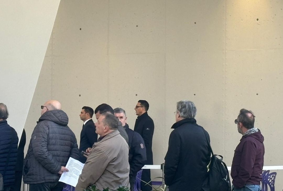 GALLERY VN – La camera ardente per Joe Barone. Tra i presenti Marotta e DeLa - immagine 9