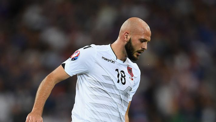 MARSEILLE, FRANCE - JUNE 15: Arlind Ajeti of Albania in action during the UEFA Euro 2016 Group A match between France and Albania at Stade Velodrome on June 15, 2016 in Marseille, France. (Photo by Laurence Griffiths/Getty Images) TORINO – Ajeti a breve torna in gruppo! Ma Mihajlovic ha già deciso chi giocherà a Palermo - immagine 1