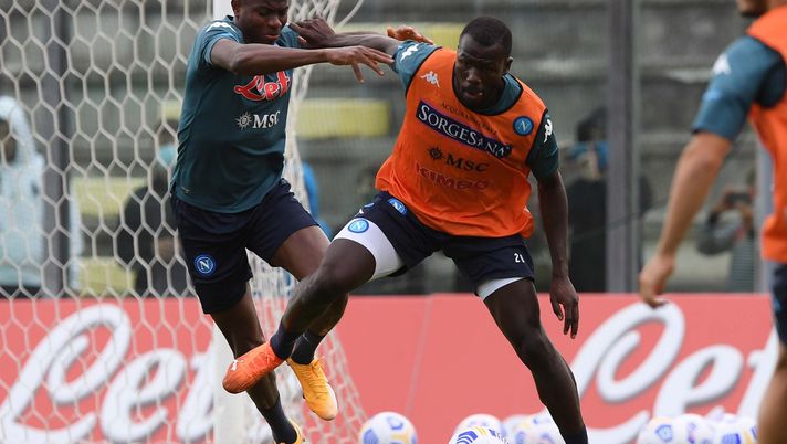 CASTEL DI SANGRO, ITALY - SEPTEMBER 01:  Kalidou Koulibaly , Vìctor Osimhen  of Napoli during SSC Napoli Training Camp on September 01, 2020 in Castel di Sangro, Italy. (Photo by SSC NAPOLI/SSC NAPOLI via Getty Images) 