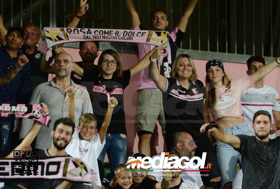 FOTOTIFO, Palermo-Ascoli 2-3: i tifosi allo stadio “Renzo Barbera” (Gallery) - immagine 56
