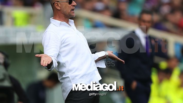 FLORENCE, ITALY - MAY 08: Davide Ballardini manager of US Citta di Palermo gestures during the Serie A match between ACF Fiorentina and US Citta di Palermo at Stadio Artemio Franchi on May 8, 2016 in Florence, Italy.  (Photo by Gabriele Maltinti/Getty Images)  Napoli