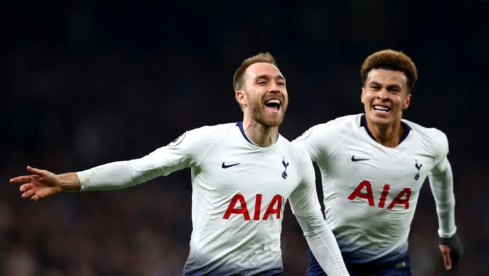 LONDON, ENGLAND - APRIL 23: Christian Eriksen of Tottenham Hotspur celebrates with teammate Dele Alli after scoring his team's first goal during the Premier League match between Tottenham Hotspur and Brighton & Hove Albion at Tottenham Hotspur Stadium on April 23, 2019 in London, United Kingdom. (Photo by Clive Rose/Getty Images) Gazzetta: “Eriksen, che rifiuto! Ora il suo arrivo all’Inter non è più utopia” - immagine 1