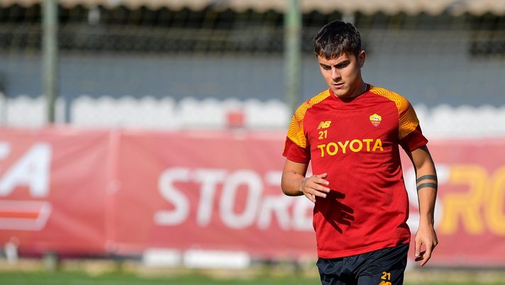 Dybala accolto da campione a Trigoria - immagine 1