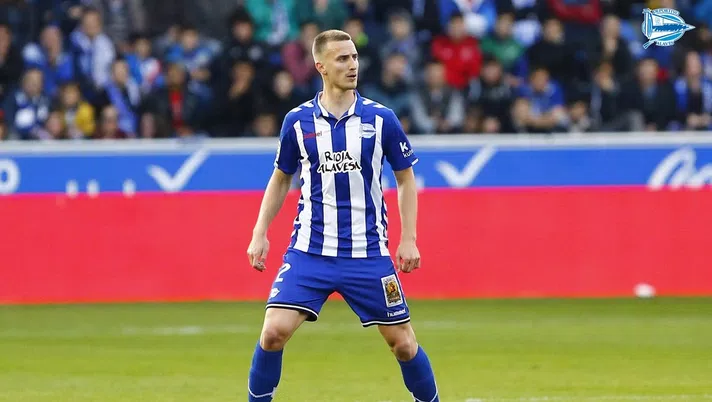 Rodrigo Ely, difensore del Milan, ora all'Alaves, foto Twitter Alaves