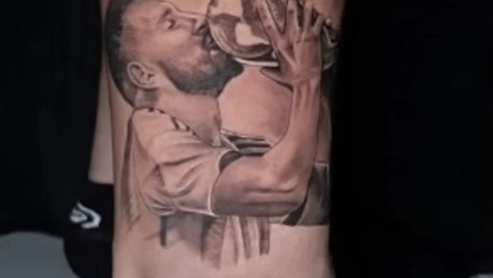 André Messias…è lui il brasiliano che si è tatuato Messi e Di Maria sulla gamba destra! André Messias…è lui il brasiliano che si è tatuato Messi e Di Maria sulla gamba destra! - immagine 1