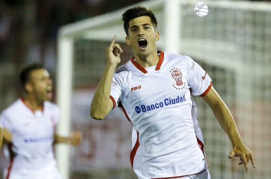 BUENOS AIRES, ARGENTINA - JANUARY 28: Iganacio Pussetto of Huracan celebrates after scoring the first goal of his team during a match between Huracan and River Plate as part of Torneo Primera Division 2017/18 at Tomas Adolfo Duco Stadium on January 28, 2018 in Buenos Aires, Argentina. (Photo by Gabriel Rossi/Getty Images) BUENOS AIRES, ARGENTINA - JANUARY 28: Iganacio Pussetto of Huracan celebrates after scoring the first goal of his team during a match between Huracan and River Plate as part of Torneo Primera Division 2017/18 at Tomas Adolfo Duco Stadium on January 28, 2018 in Buenos Aires, Argentina. (Photo by Gabriel Rossi/Getty Images)