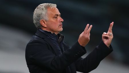 (Photo by Clive Rose/Getty Images) Mou