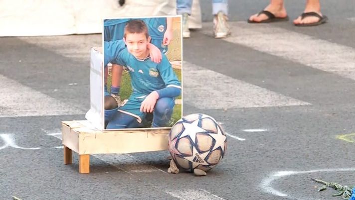 Il passo indietro del derby: Stella Rossa e Partizan piangono insieme la morte del piccolo Stefan Il passo indietro del derby: Stella Rossa e Partizan piangono insieme la morte del piccolo Stefan