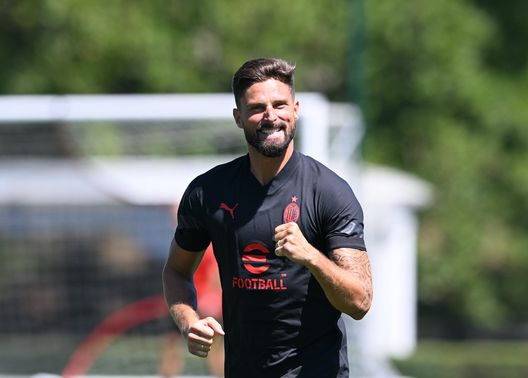 Olivier Giroud (attaccante AC Milan) qui durante una seduta di allenamento a Milanello | Milan News (Getty Images) Olivier Giroud AC Milan allenamento Milanello