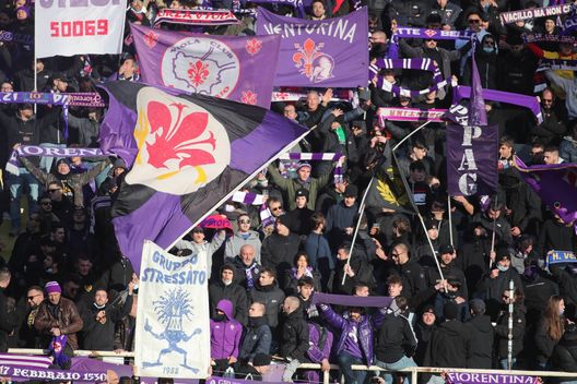 GERMOGLI PH: 11DICEMBRE 2021 FIRENZE STADIO ARTEMIO FRANCHI CAMPIONATO SERIE A TIM FIORENTINA VS SALERNITANA NELLA FOTO TIFOSI GERMOGLI PH: 11DICEMBRE 2021 FIRENZE STADIO ARTEMIO FRANCHI CAMPIONATO SERIE A TIM FIORENTINA VS SALERNITANA NELLA FOTO TIFOSI