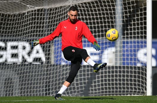Gigio Donnarumma, portiere in scadenza di contratto col Milan a giugno 2021 Gigio Donnarumma, portiere in scadenza di contratto col Milan a giugno 2021