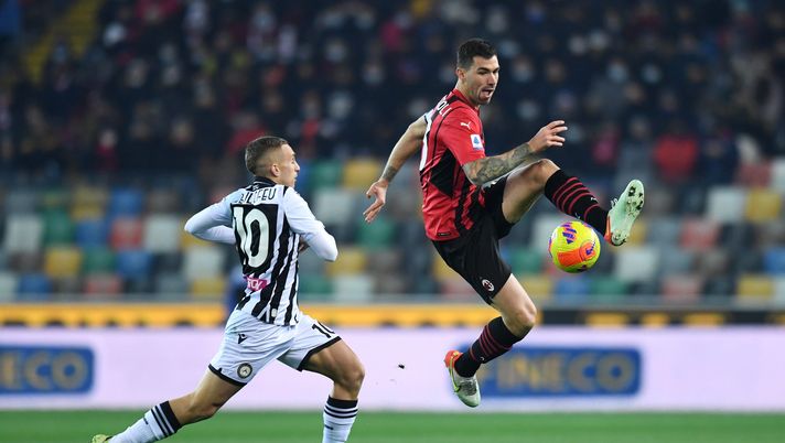 Alessio Romagnoli e Gerard Deulofeu nel corso di Udinese-Milan, partita valida per la 17^ giornata di Serie A (Getty Images) Alessio Romagnoli Gerard Deulofeu