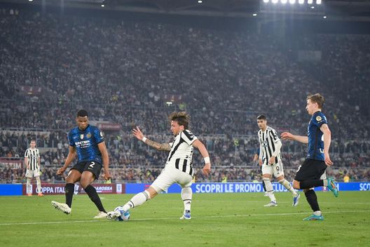 Getty Images Dumfries e Barella vs Pellegrini Juventus Inter Coppa Italia