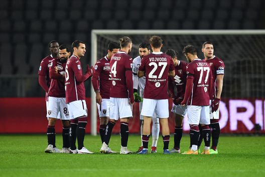 TURIN, ITALY - DECEMBER 12: Torino players form a huddle during the Serie A match between Torino FC and Udinese Calcio at Stadio Olimpico di Torino on December 12, 2020 in Turin, Italy. Sporting stadiums around Italy remain under strict restrictions due to the Coronavirus Pandemic as Government social distancing laws prohibit fans inside venues resulting in games being played behind closed doors. (Photo by Valerio Pennicino/Getty Images) TURIN, ITALY - DECEMBER 12: Torino players form a huddle during the Serie A match between Torino FC and Udinese Calcio at Stadio Olimpico di Torino on December 12, 2020 in Turin, Italy. Sporting stadiums around Italy remain under strict restrictions due to the Coronavirus Pandemic as Government social distancing laws prohibit fans inside venues resulting in games being played behind closed doors. (Photo by Valerio Pennicino/Getty Images)