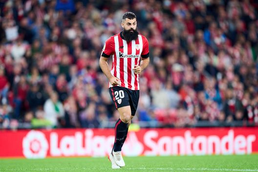 BILBAO, SPAIN - SEPTEMBER 30: Asier Villalibre of Athletic Club in action during the LaLiga Santander match between Athletic Club and UD Almeria at San Mames Stadium on September 30, 2022 in Bilbao, Spain. (Photo by Juan Manuel Serrano Arce/Getty Images) Athletic Bilbao Maiorca