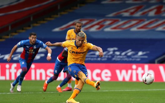 Il rigore dell'1-2 Il rigore dell'1-2
