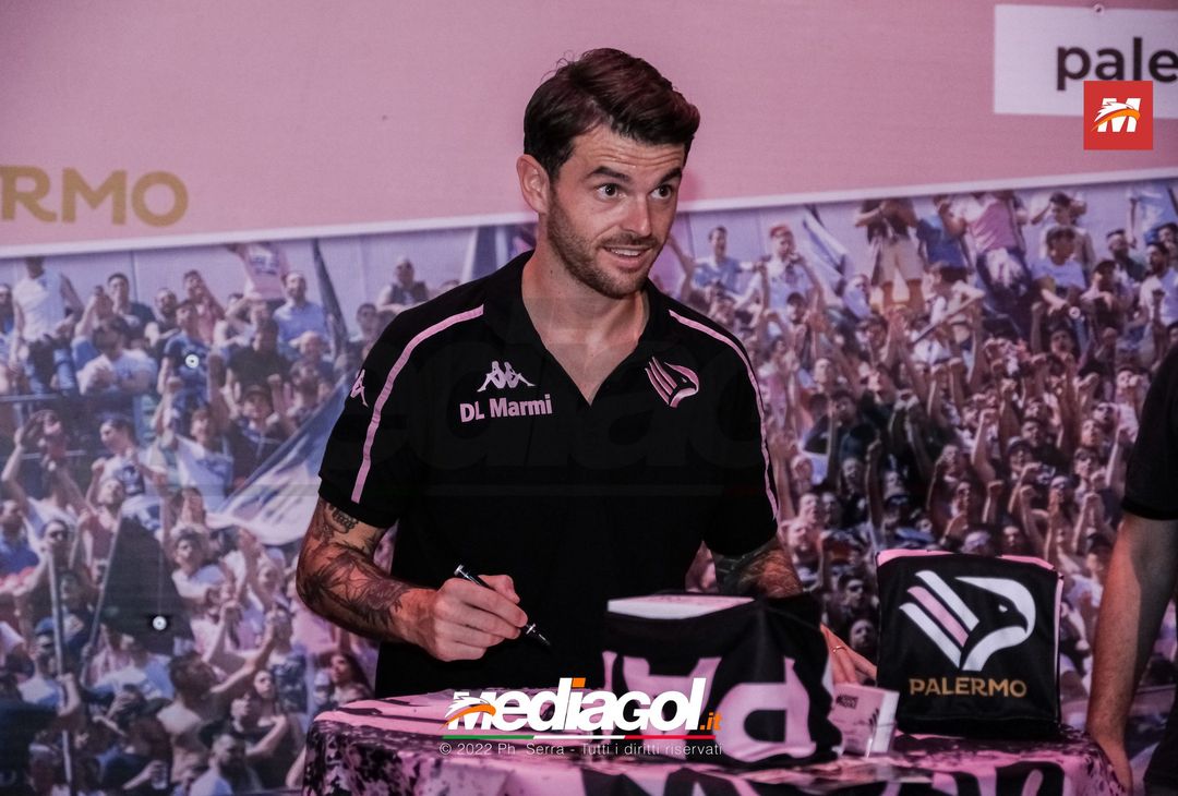 FOTO RITIRO PALERMO, Brunori e l’incontro con i tifosi al Barbera (Gallery) - immagine 61